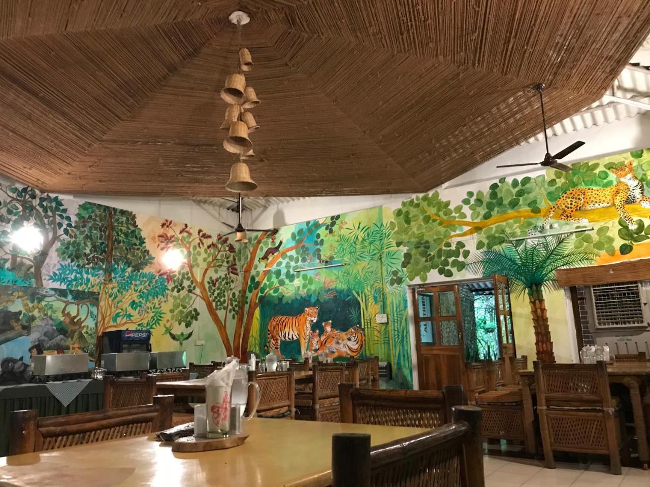 Baaz Jungle Resort Khawasa Екстер'єр фото